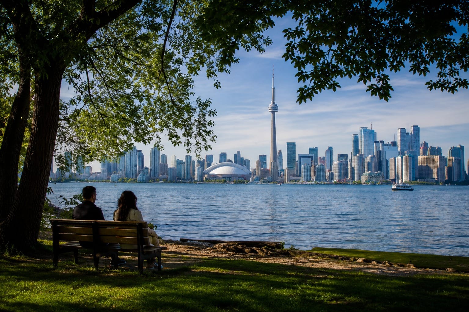 Toronto Island Park, ferry seasons, hours, ticket rules, crowd-avoidance tips 20 Toronto Island Park