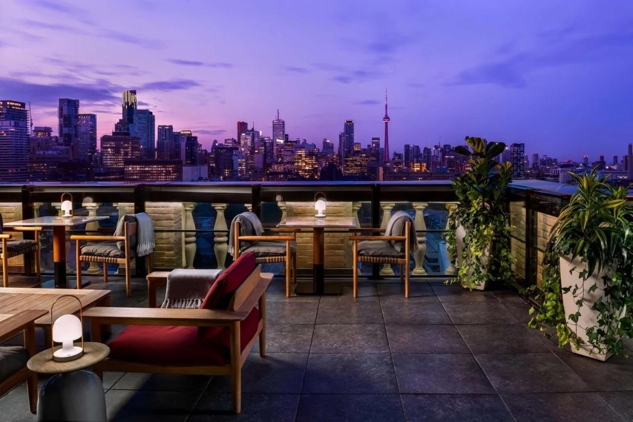 The Best Hotels in Toronto for Every Budget in 2026-2027 2 Luxury hotel suite with city views in Toronto